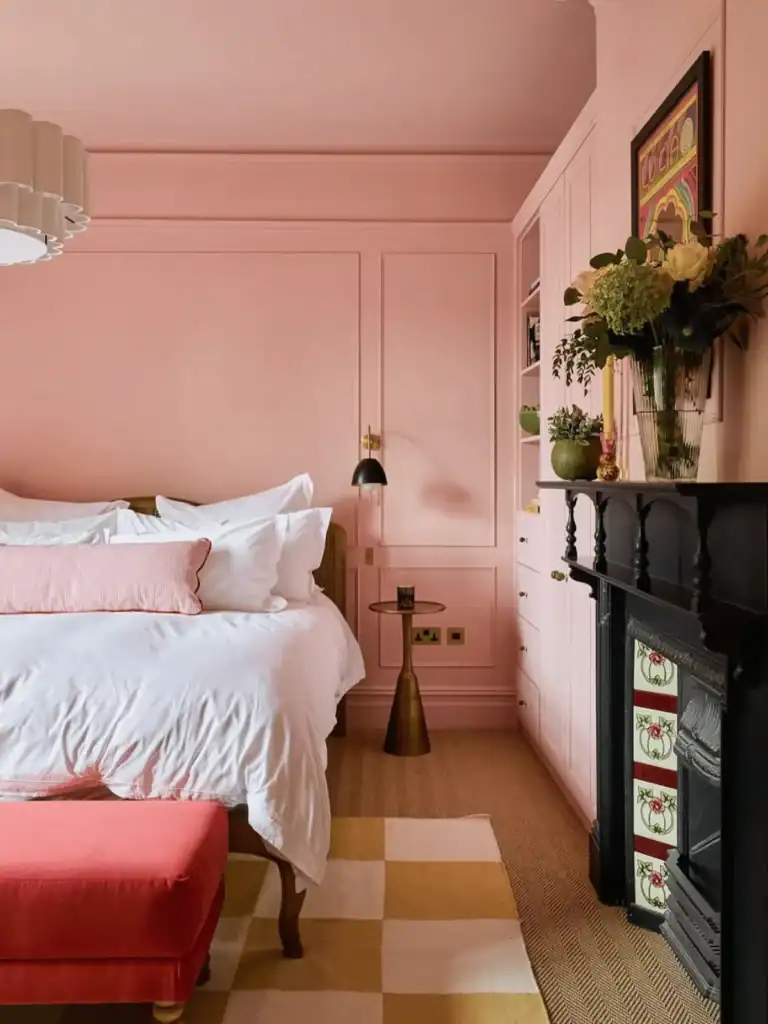 pink-walls-and-ceiling-idea
