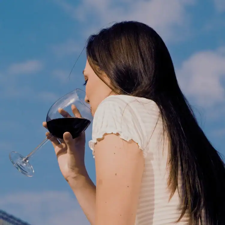 woman-wine-tasting