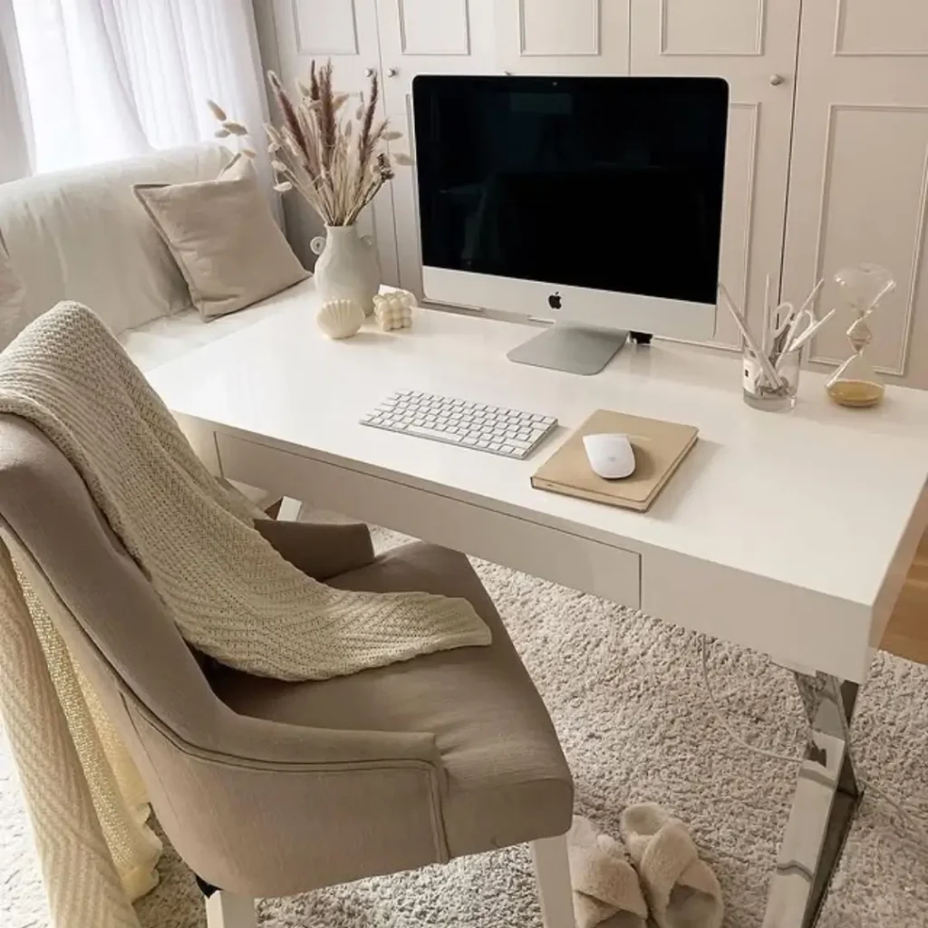 NEUTRAL COZY HOME OFFICE
