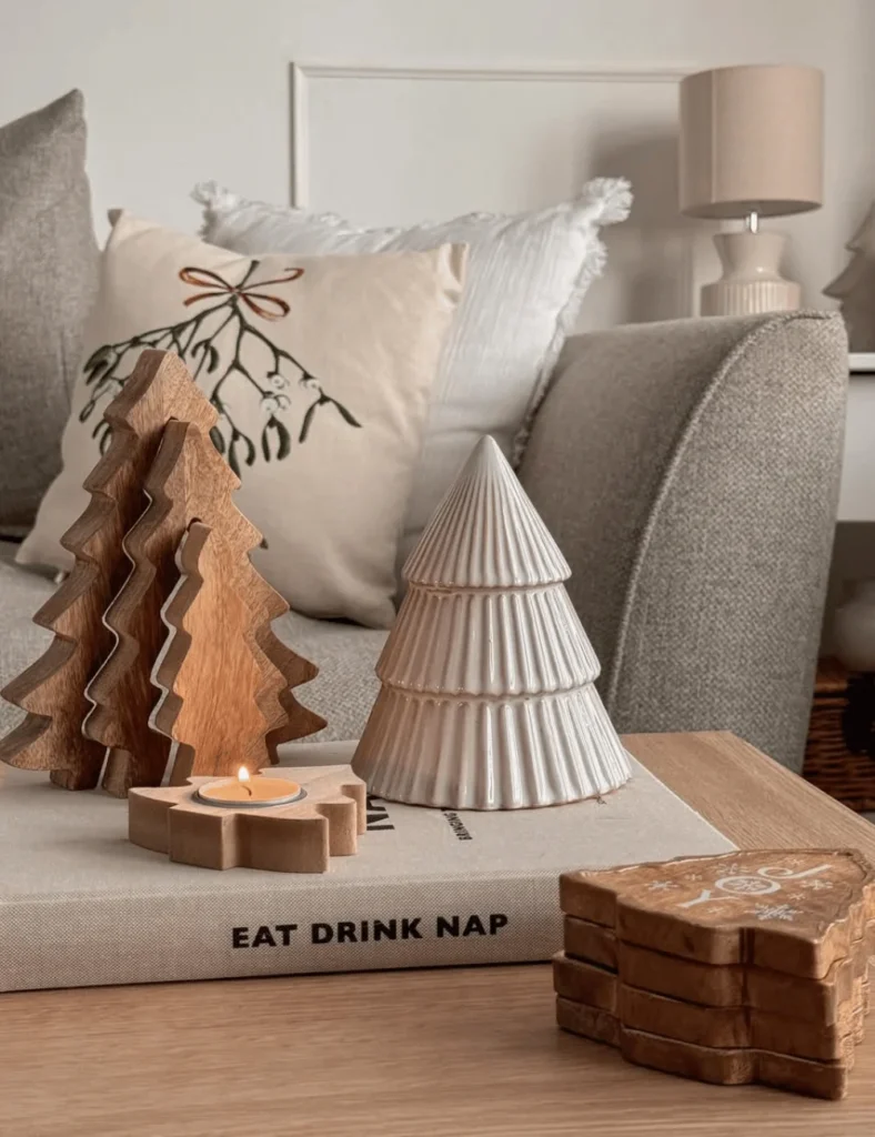 Christmas coffee table decor ideas (3)