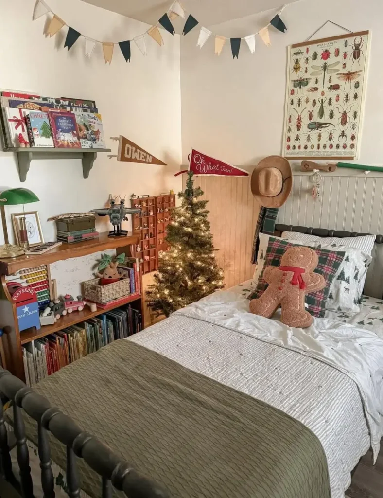 Christmas-Kids-Bedroom-Idea-with-garland