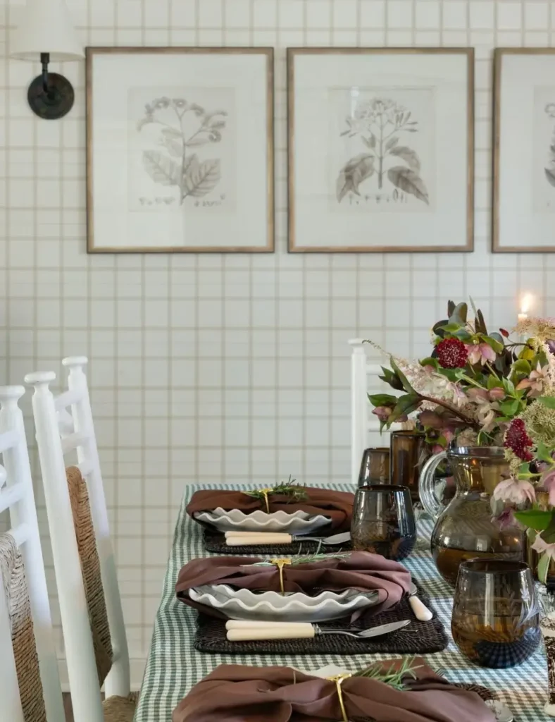 Gingham + Chocolate Palette. thanksgiving tablescape ideas