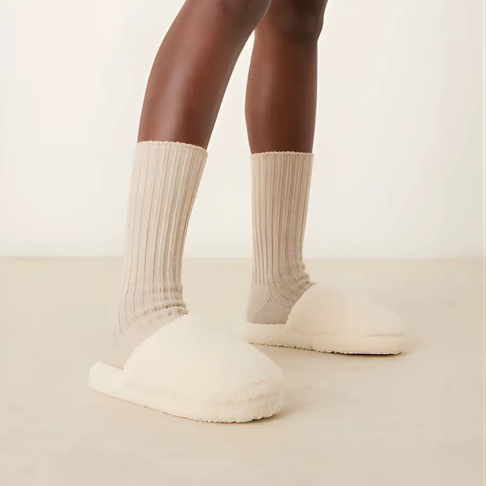 Zina closed toe slippers in cream sherpa