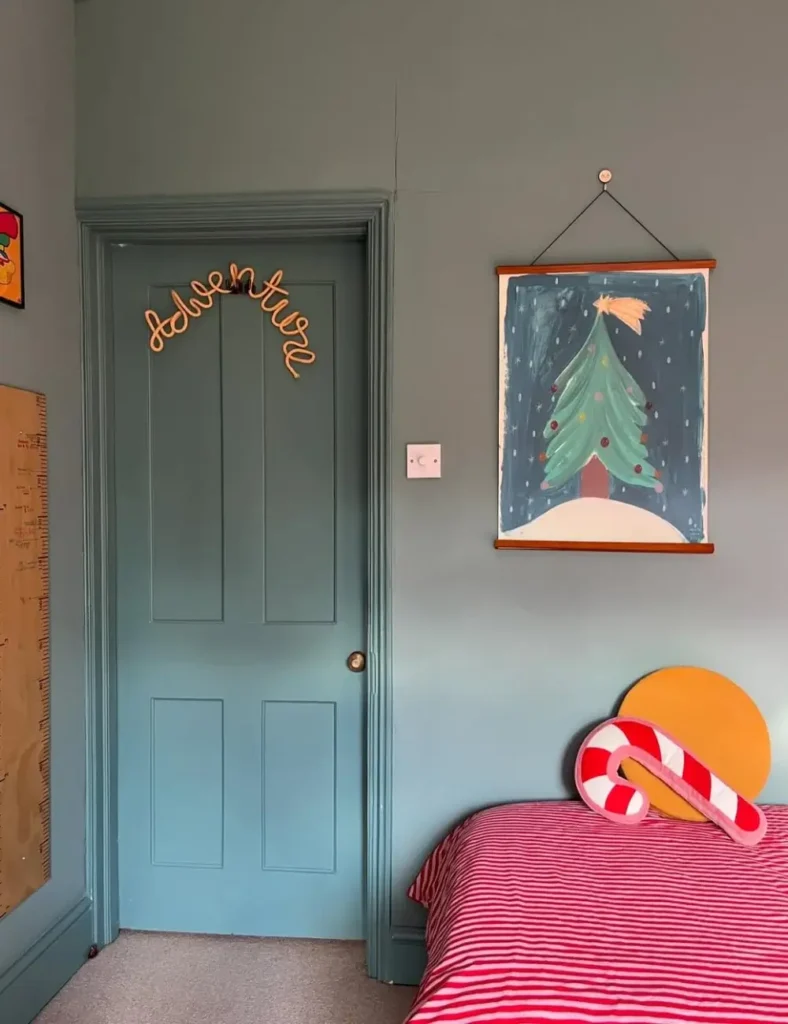 very-simple-blue-Christmas-Kids-Bedroom-Idea