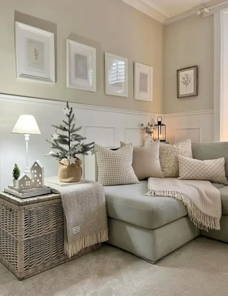 minimalist Christmas living room