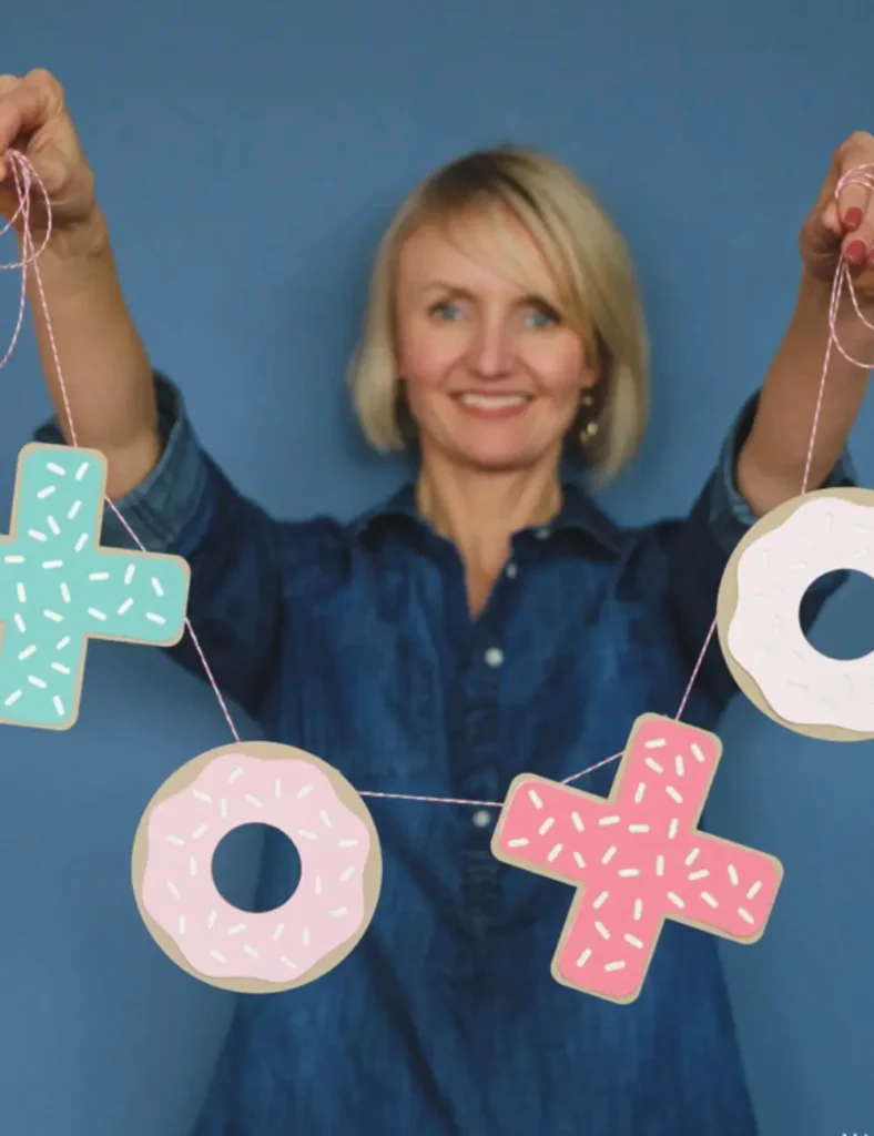 Papercut XOXO Valentine’s Day Garland