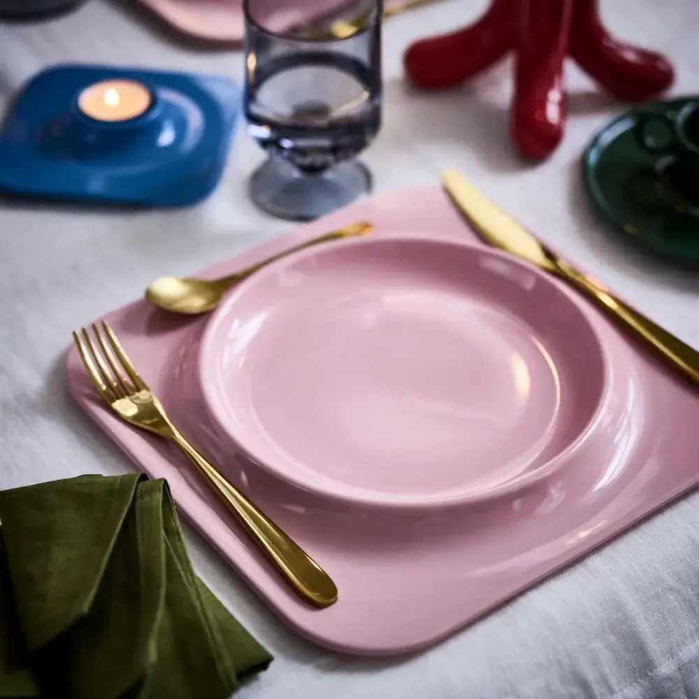 VINTERFINT Pink Plate. IKEA'S Winter Collection