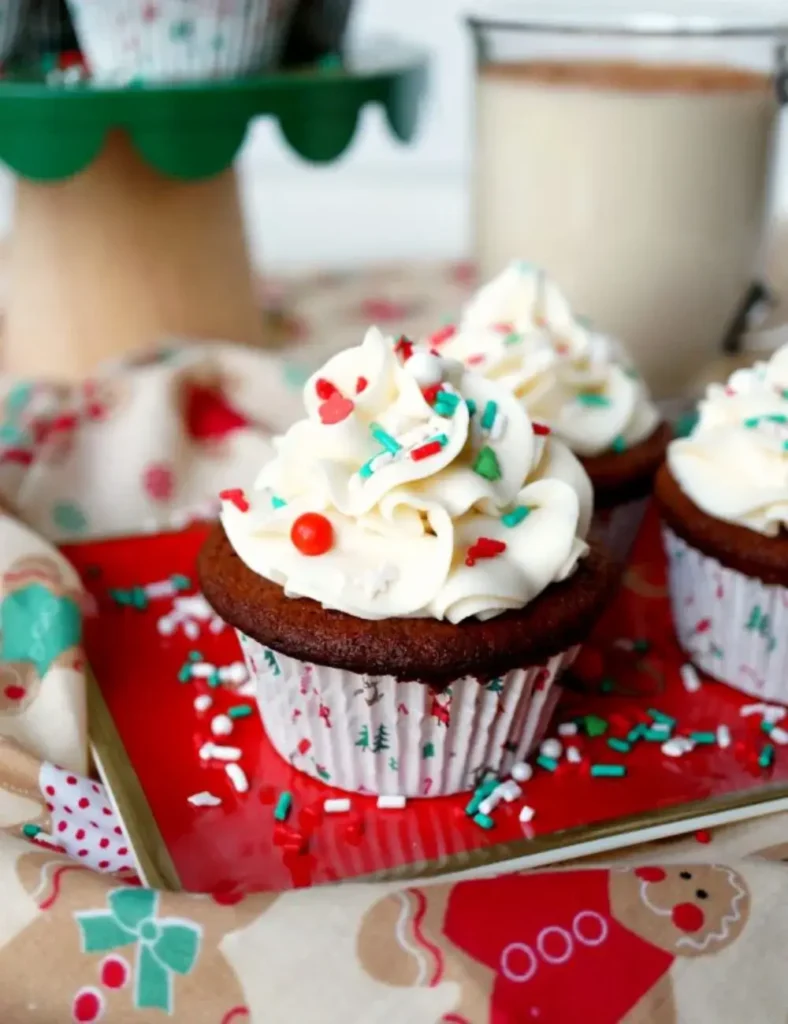 vegan gingerbread cupcakes with eggnog frosting. vegan Christmas cupcake recipes