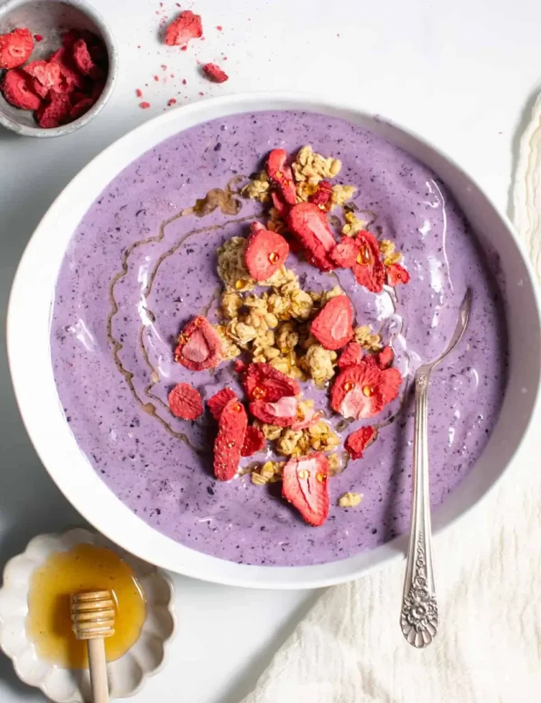 5-minute Protein Blueberry Smoothie Bowl