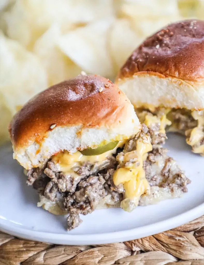 Hawaiian Roll Cheeseburger Sliders. slider recipes