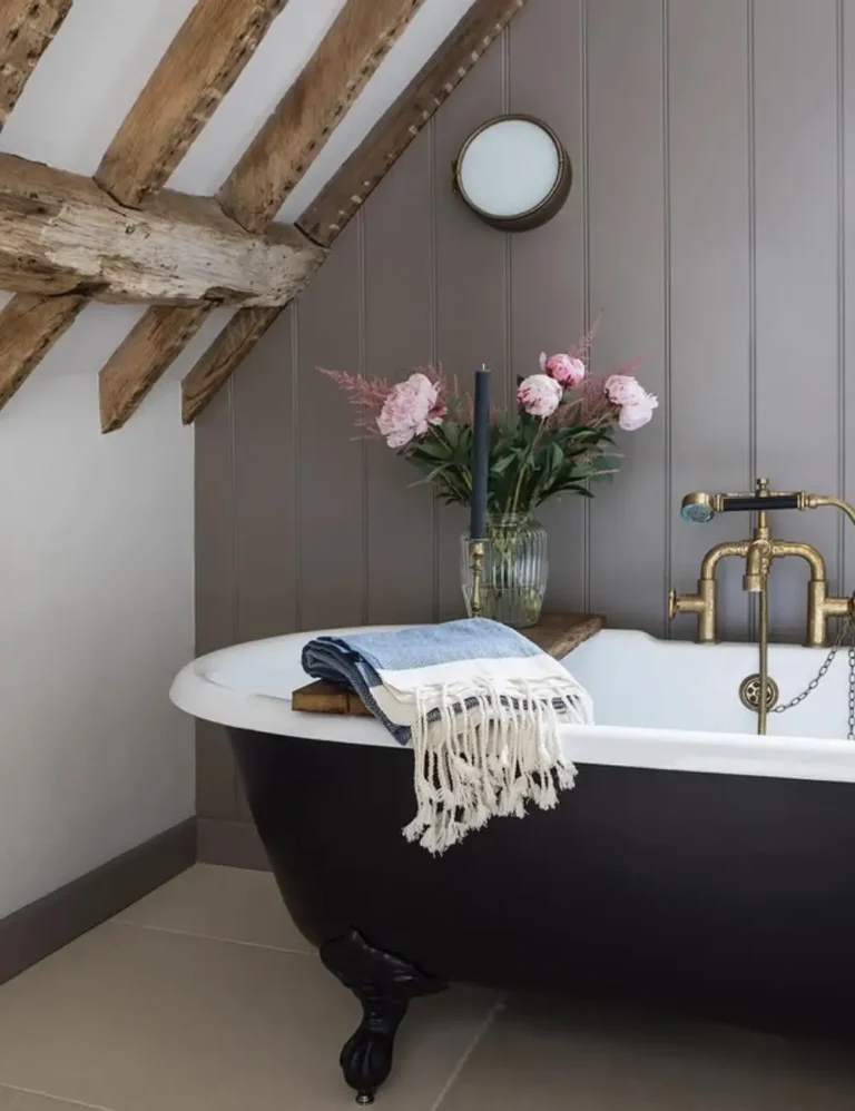 Highlight-Architectural-Beams-for-Instant-Character.-Farmhouse-Bathroom-Ideas