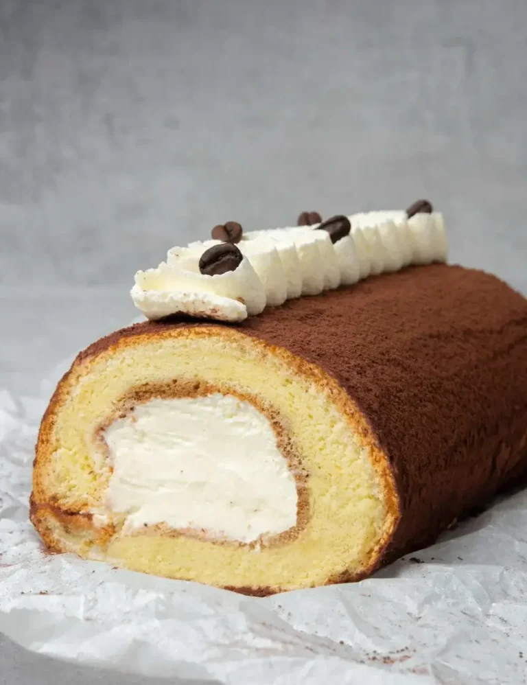 Tiramisu-cake-roll