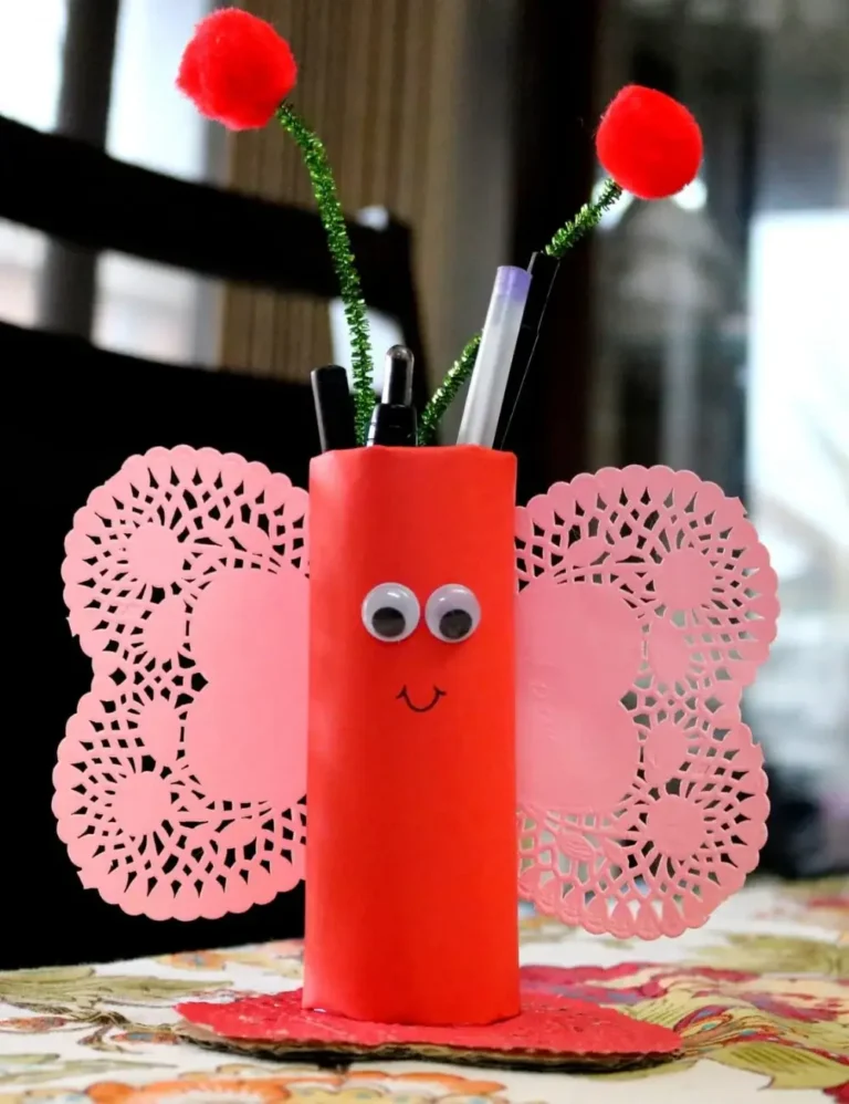 Valentines-Day-Pencil-holder-Toilet-Paper-Roll-Crafts-768x998