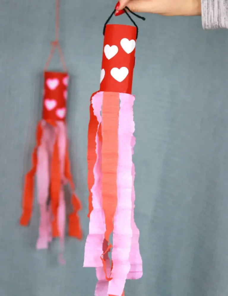 Windsock-Toilet-Paper-Roll-Craft-768x998