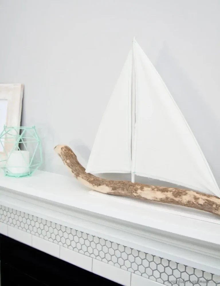 DIY-Driftwood-Sailboat-Decor