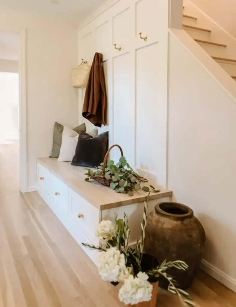 Neutral-Entryway-Bench-Ideas