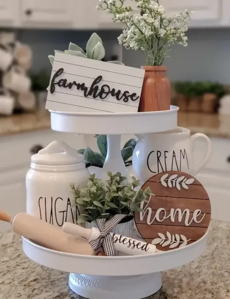 Simple-Farmhouse-Kitchen-Tray-Styling