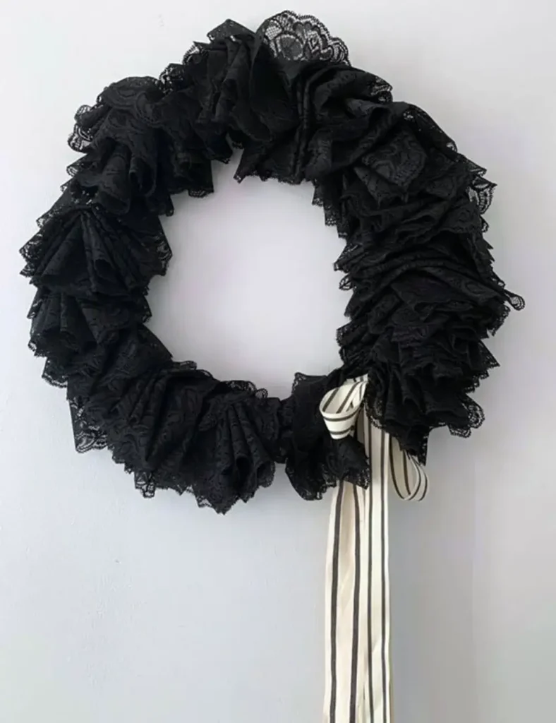 Black Lace Halloween Wreath. DIY Halloween Wreaths