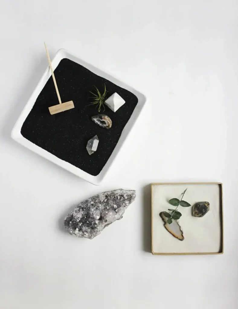 DIY Mini Zen Garden. DIY Desk Decor Ideas