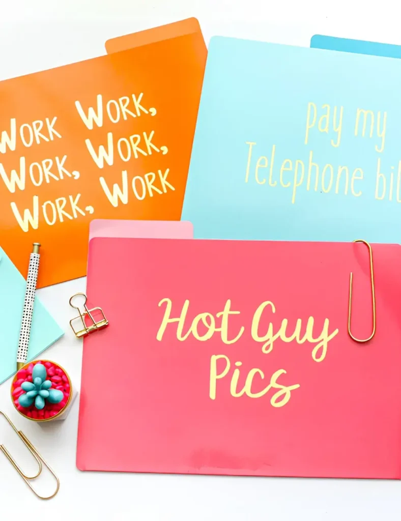 Fun File Folders. DIY Desk Decor Ideas