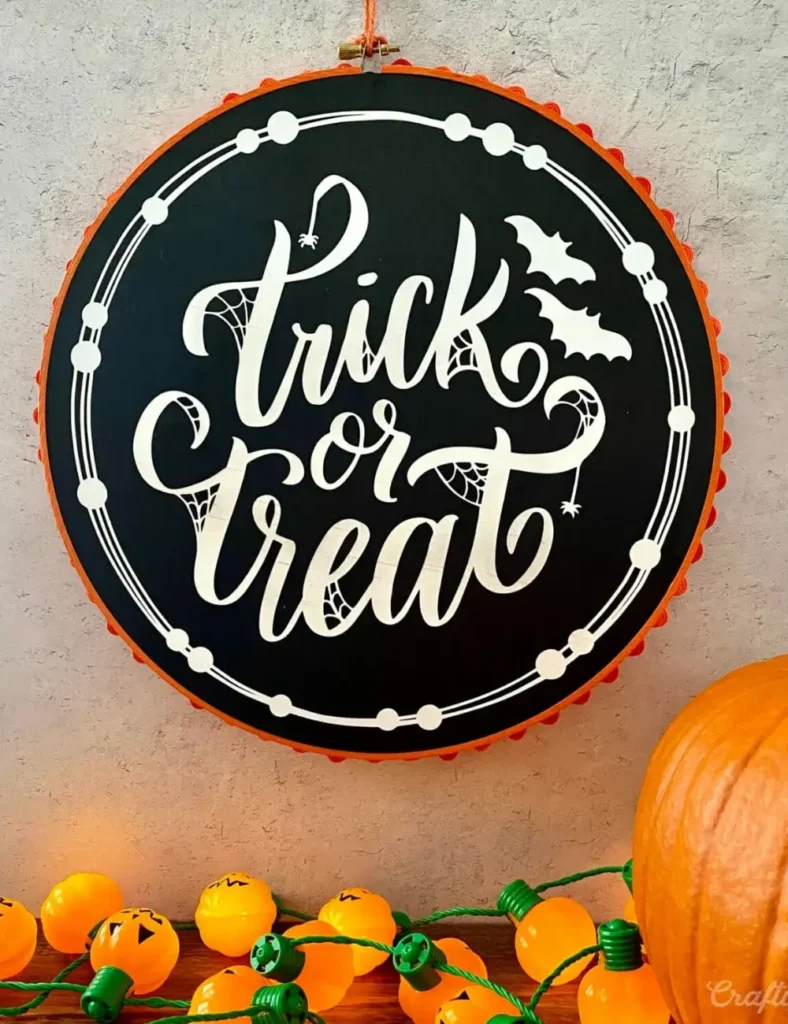 Glow-in-the-Dark Hoop Wreath. DIY Halloween Wreaths