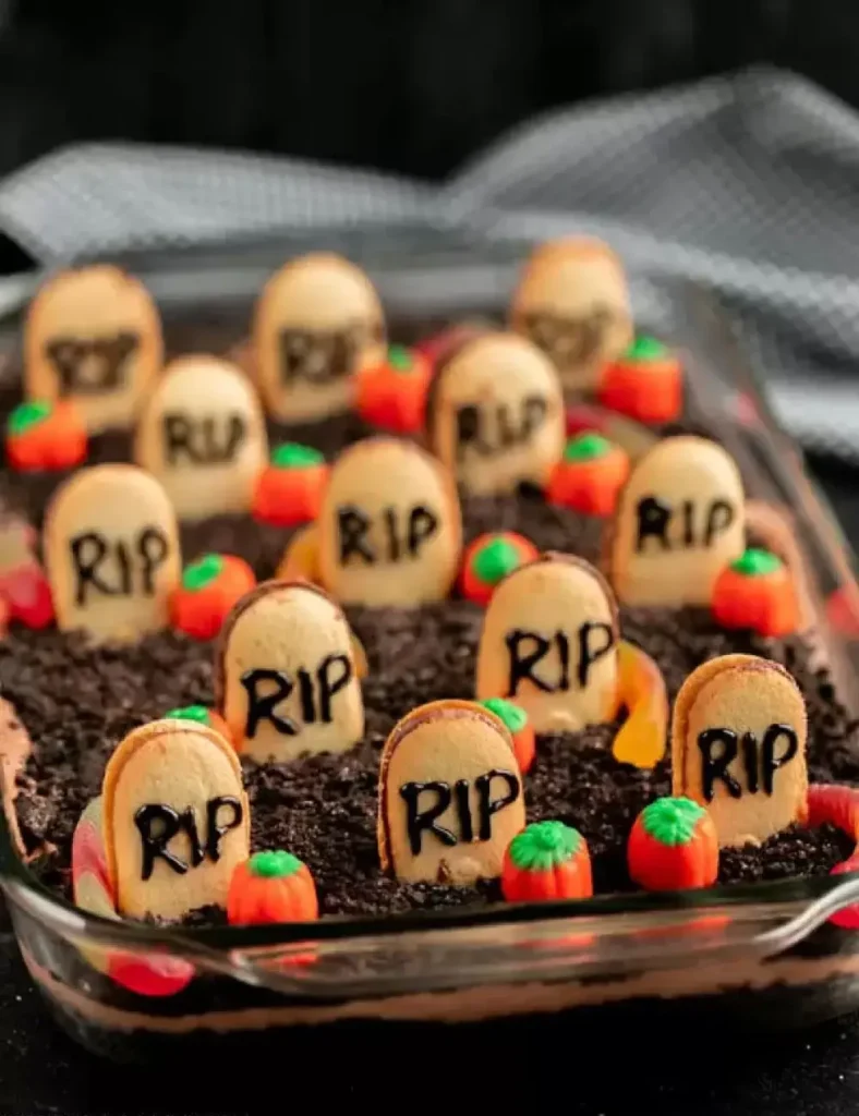Halloween Dirt Cake Recipe. Halloween Desserts