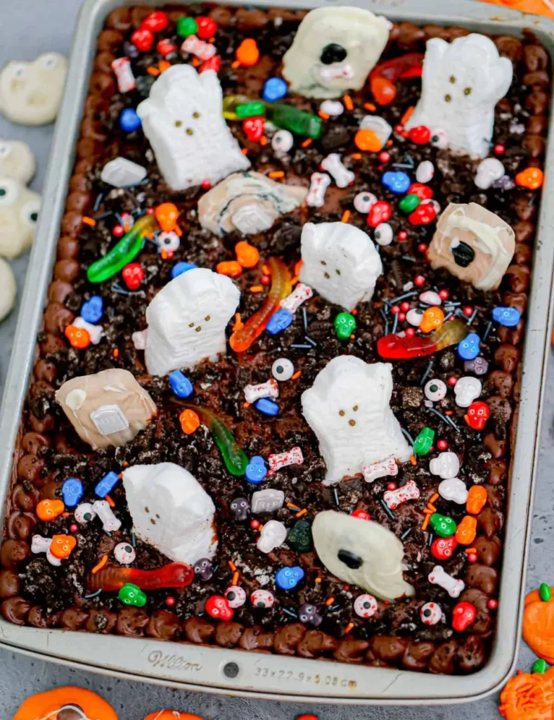 Halloween-Graveyard-Dirt-Cake