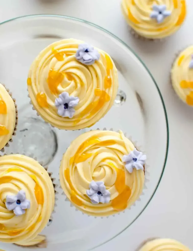 Spiced Banana Cupcakes with Apricot Frosting. Apricot Dessert Recipes