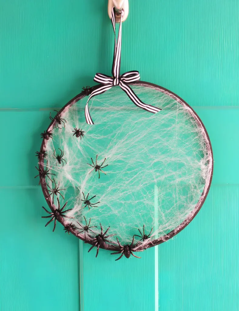 Spiderweb Embroidery Hoop Wreath. DIY Halloween Wreaths